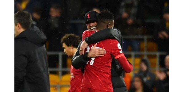 Il Liverpool non ha ancora vinto il titolo, ha rinnovato il contratto di Jürgen Klopp